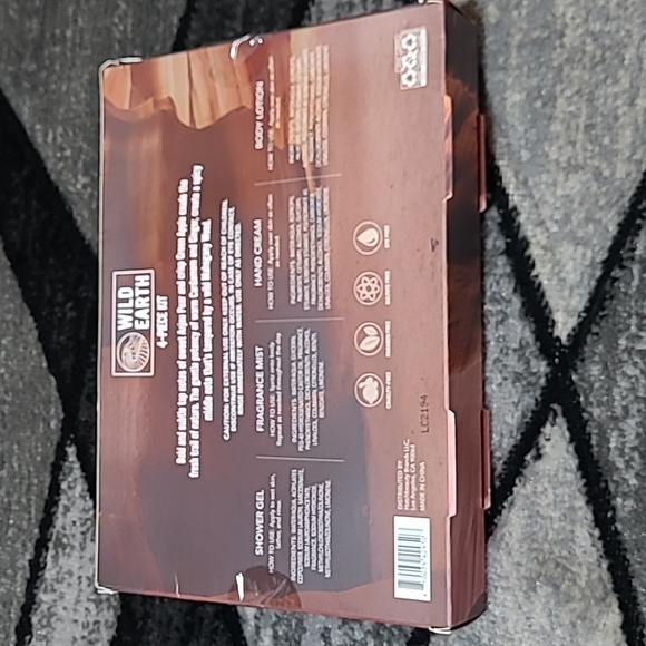 WILD EARTH ๐ 4 PIECE GIFT SET - Picture 3 of 11